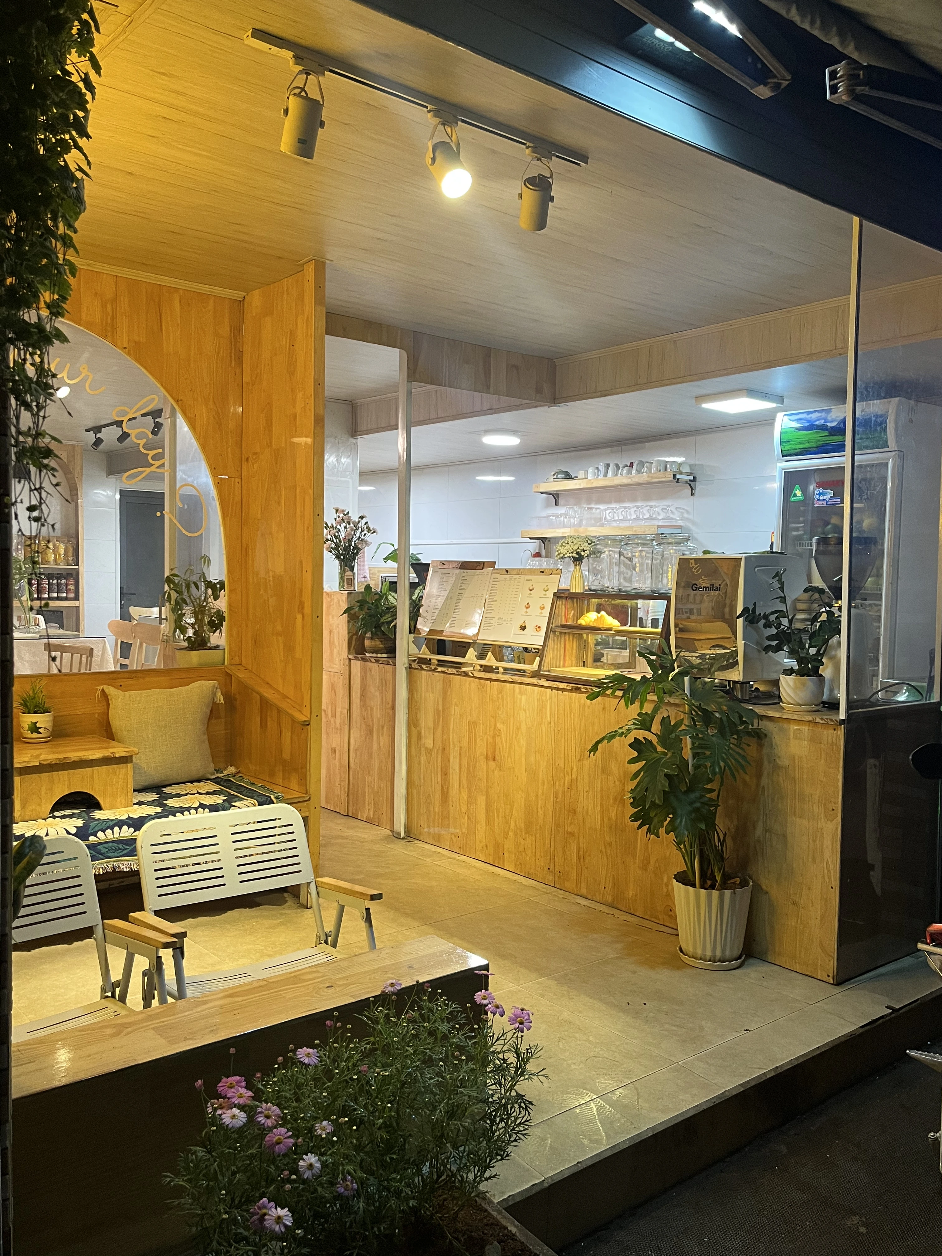 Libra Kitchen - bánh bông lan trứng muối